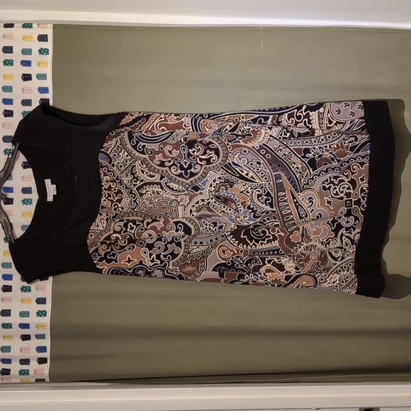 Easy breezy sleeveless shift - Picture 1 of 3